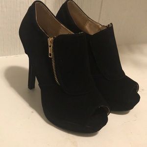 Totes adorbs platform peep toe pumps